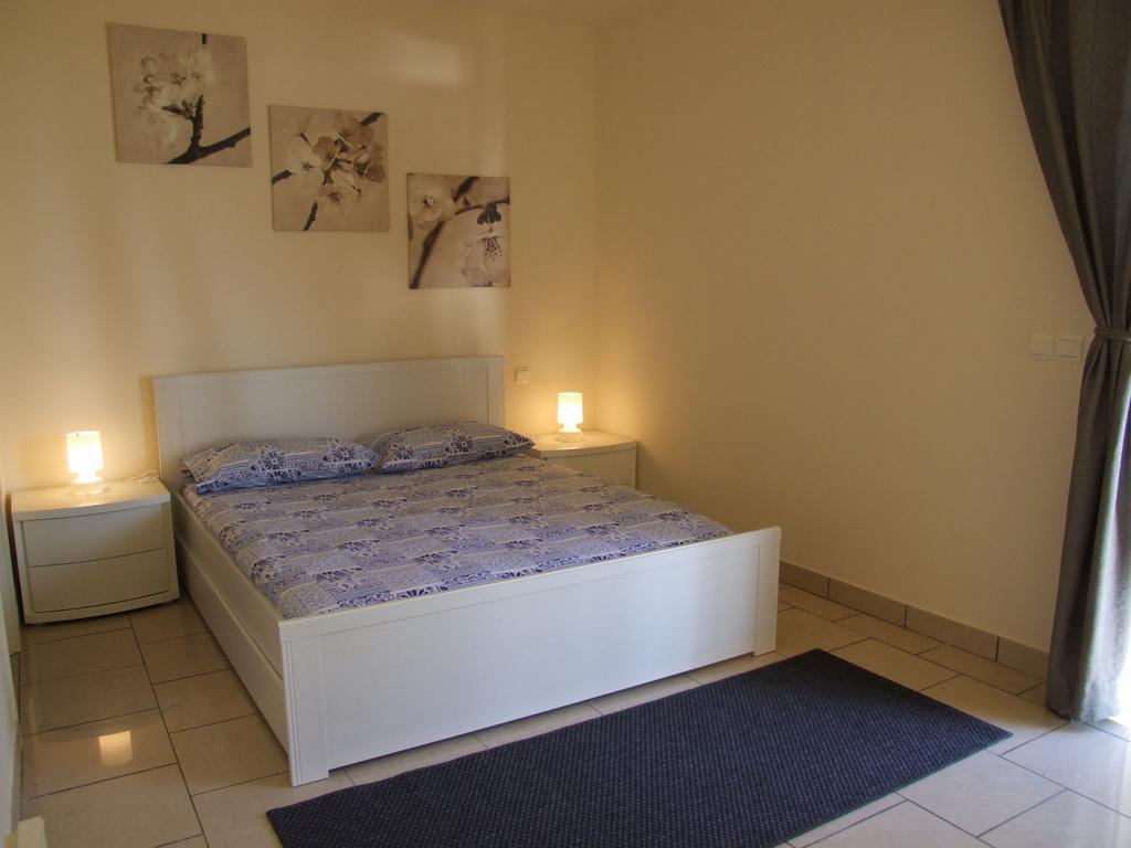 Appartement Au Chateau Vallaya Ментона Экстерьер фото