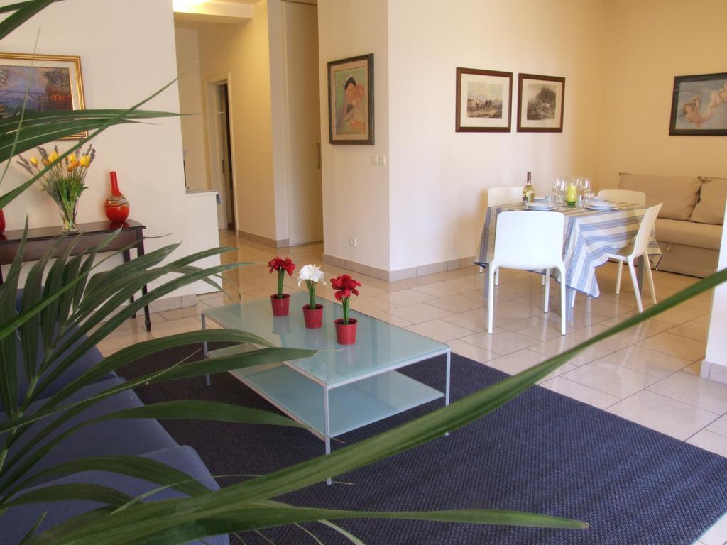 Appartement Au Chateau Vallaya Ментона Экстерьер фото